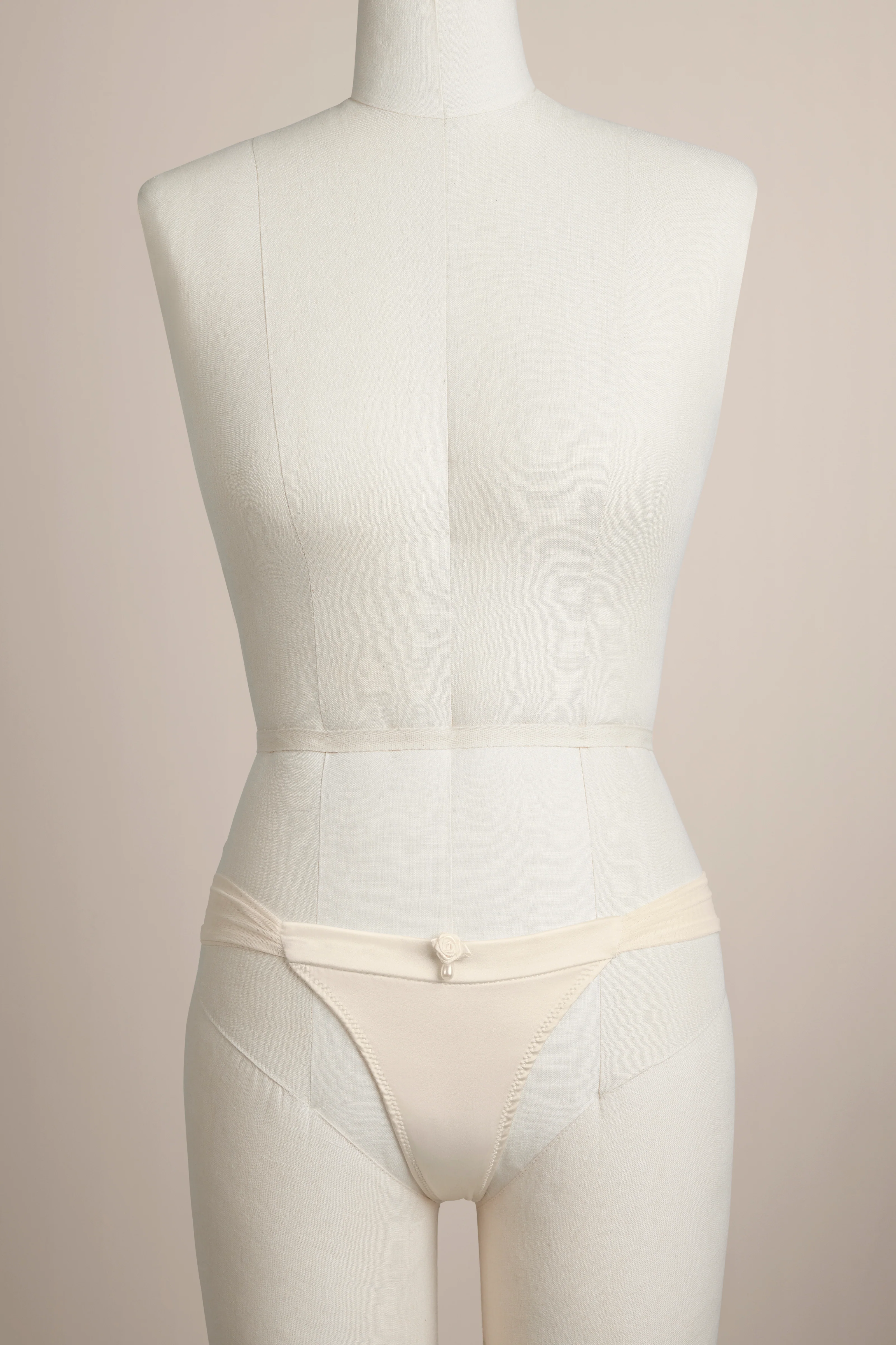 DOROTHY KNICKER - Image 3